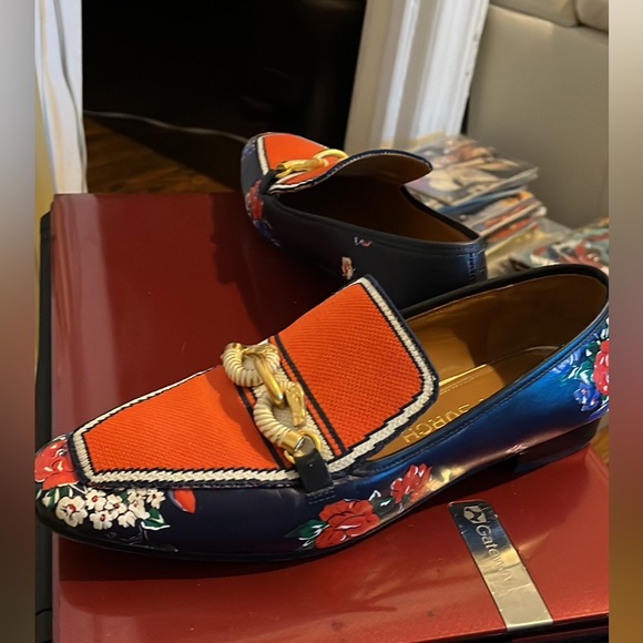 Shoes - Pre owned loafers Tory Burch size 11m